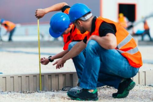 Castigul salarial net in constructii a depasit 5.000 de lei in decembrie