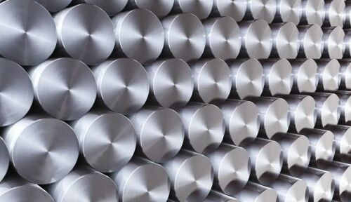 Productia nationala de otel, ciment, aluminiu, produse chimice va fi considerata de stat ca fiind domeniu strategic